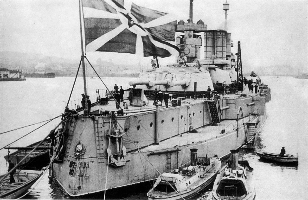 «Парижская коммуна» — линкор-дредноут. «Парижская коммуна» — линкор-дредноут.