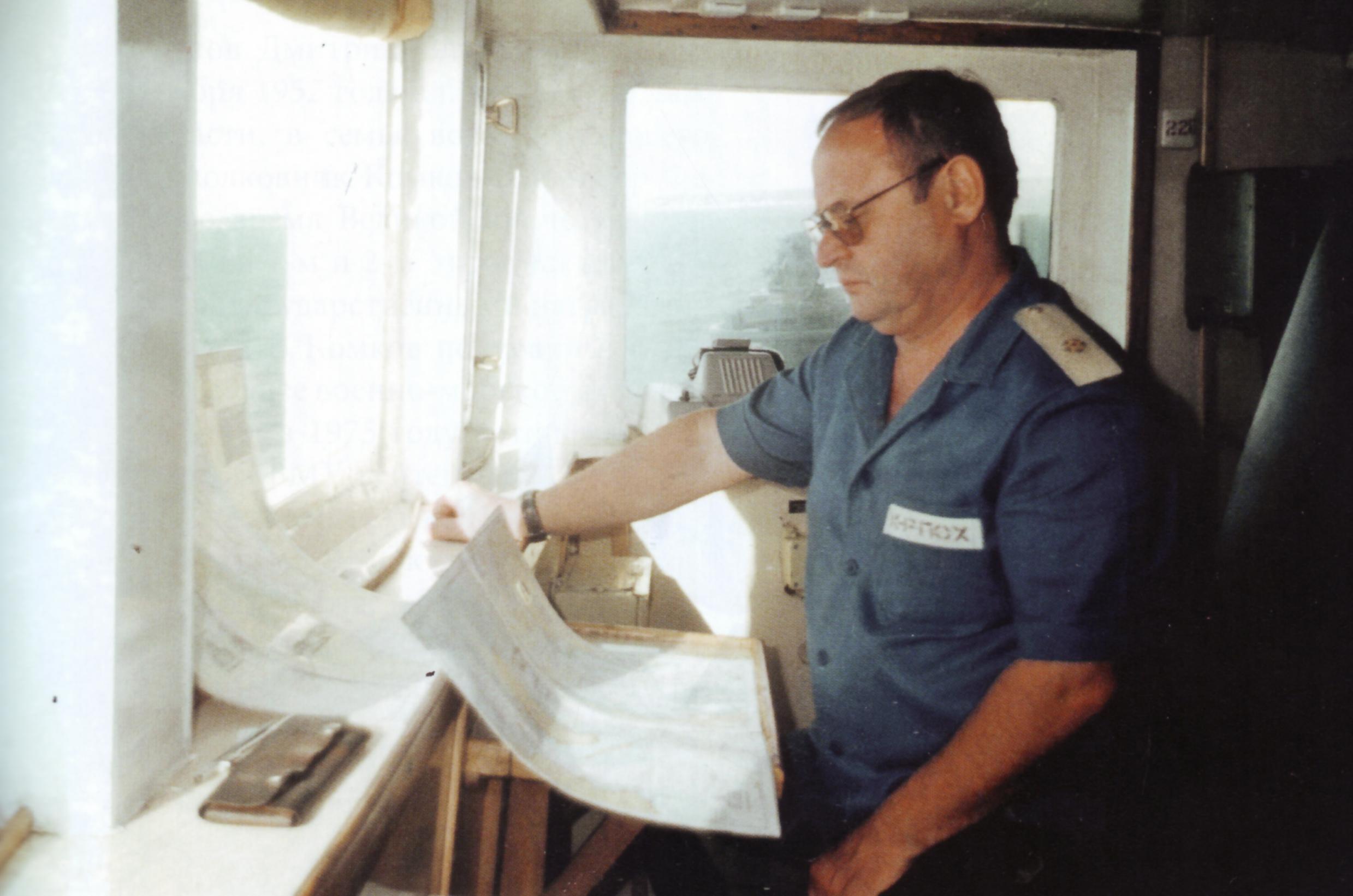 Контр-адмирал Римашевский - командир штурманского похода курсантов БВМИ на УК "Смольный". Июнь 2000 года