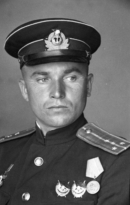 капитан м/а СКУГАРЬ Владимир Антонович