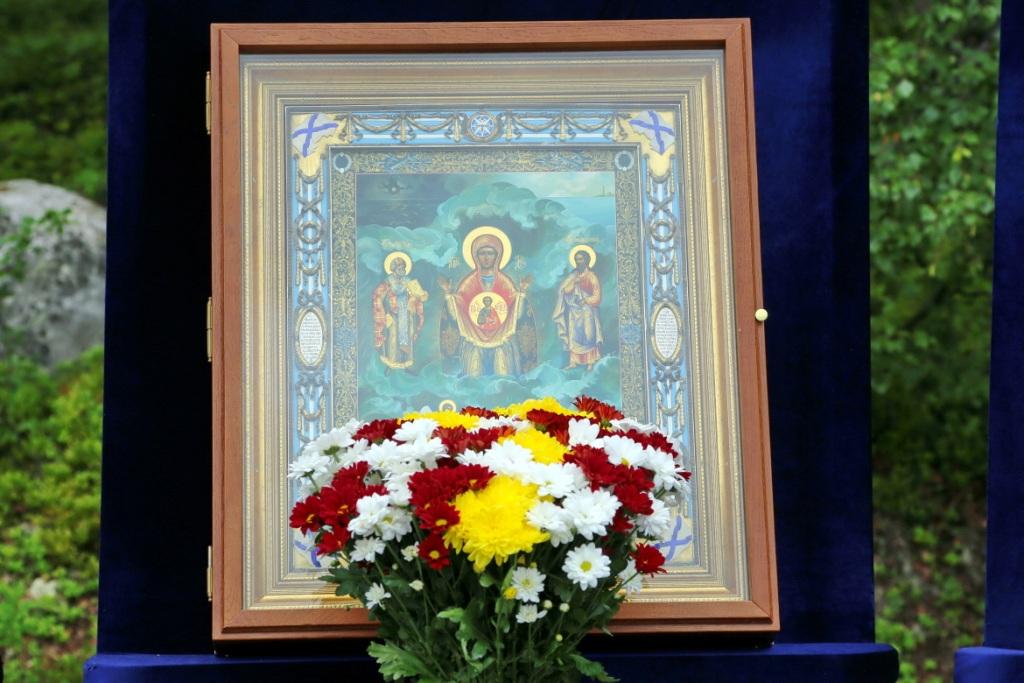 икона Божья Матерь спасающая на водах икона Божья Матерь спасающая на водах